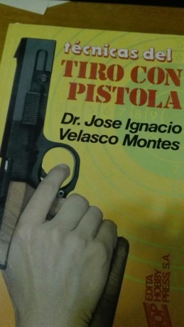 Vendo ejemplar de éste libro escrito por el Dr. José Ignacio Velasco Montes y editado por Hobby Press 01