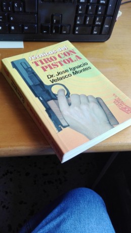 Vendo ejemplar de éste libro escrito por el Dr. José Ignacio Velasco Montes y editado por Hobby Press 10