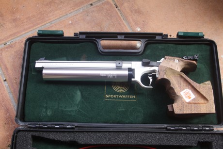 Vendo Steyr lp10 mecánica en perfecto estado.

Del año 2004, con dos botellas del año 2004, con lo que 00