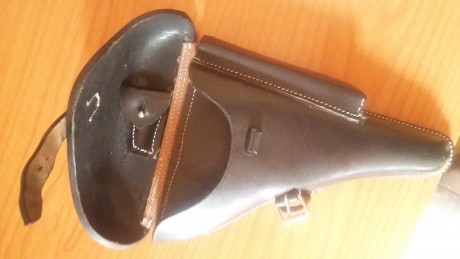 Hola. Vendo reproducción de  funda para la Luger en cuero negro, de muy buena calidad. 50E. 00