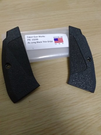 Hola. Vendo estas cachas de aluminio negras para cz75, son las finas. Me las trajeron de usa en agosto, 30