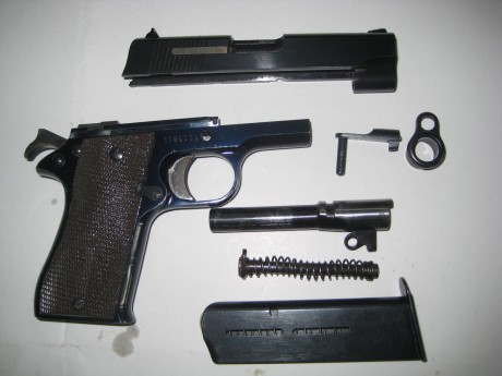 Un amigo me ha pedido que le anuncie esta pistola, Star BKM, cal. 9P, precio 150 e más portes.
Interesados, 30