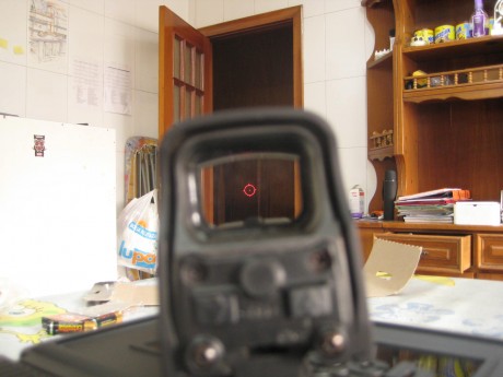 Hola,un amigo vende Visor EOTech holographic, con montura Blaser para R-8 y R-93, pecio del conjunto 800 00