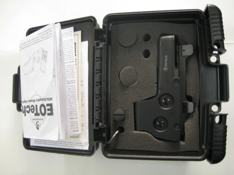 Hola,un amigo vende Visor EOTech holographic, con montura Blaser para R-8 y R-93, pecio del conjunto 800 12