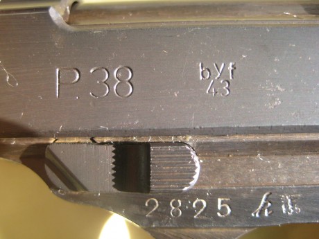 Hola, vendo pistola P-38, código byf, año 1943, calibre 9 para, fabricada por Mauser.
Precio 1.200 euros 01