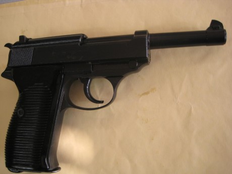 Hola, vendo pistola P-38, código byf, año 1943, calibre 9 para, fabricada por Mauser.
Precio 1.200 euros 00