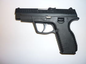 Cambio pistola Cz 100, calibre 9 mmp, caja, dos cargadores, muy buen estado, muy ligera, guiada en A, 01