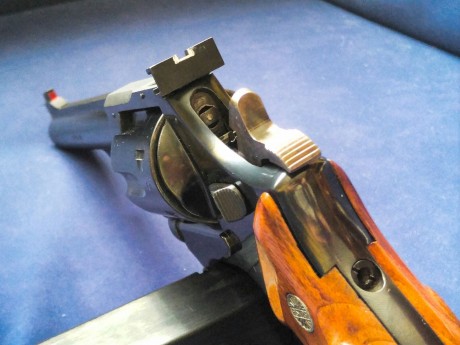 Hola buenas pues lo dicho k vendo revolver astra macht del 38 spl, esta en muy buen estado de conservacion, 02