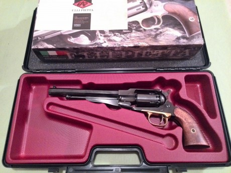 Venta de revolver avancarga PIETTA, una de las mejores replicas de REMINGTON. Impecable, nuevo sin estrenar. 00