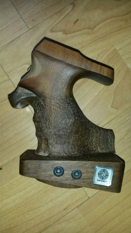 Hola vendo cacha Steyr valida para LP10 y LP50 para zurdos en talla S.

Precio 100€, rebajada a  80€ 02