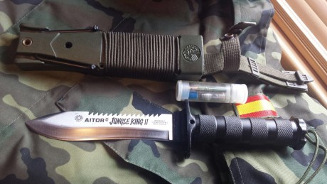 Hola, pongo a la venta este auténtico cuchillo Aitor Jungle King 2 de los años 80, esta muy bien conservado 10