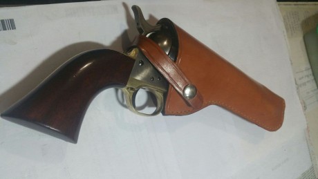 Por petición de un tirador que se retira del tiro, os publico este anuncio.

   Vendo revolver avancarga 10