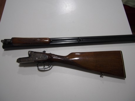 Vendo escopeta paralela marca EGO calibre 12 3 y 1 estrellas expulsora, cañones a espejo etc esta nueva. 00