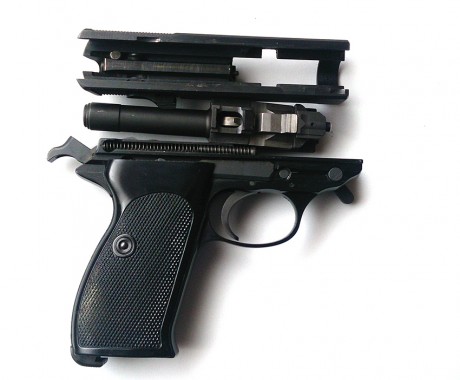 Queridos compañeros:
Vendo esta pistola WALTER P-38 9MM PB , por haber bajado de categoria y tener el 02