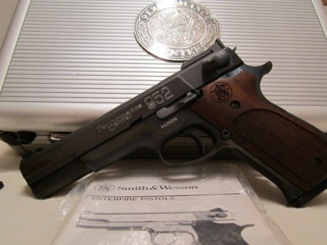 Se vende s&w PERFORMAN CENTER 952-1, sin seguro de empuñadura.
Completamente nueva, habre pegado sobre 00