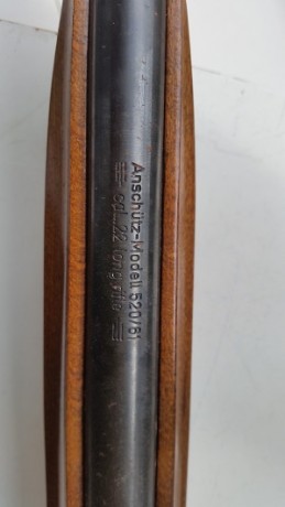 Hola a todos:

Vendo carabina alemana semiautomática ANSCHÜTZ Mod. 520/61 .22 LR, es desmontable, está 00
