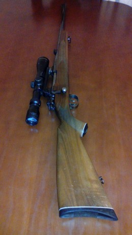 Buenas. Un amigo quiere cambiar su rifle de cerrojo del cal. 30.06 por otro del .243, de cerrojo también. 00