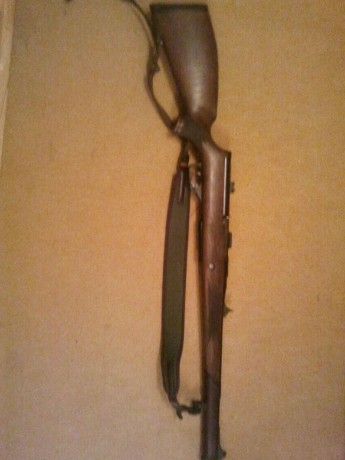Se vende voere modelo 2185 stutzen o caja larga.semiautomático. calibre 9,3x62.bases apel.precio 850 euros. 00