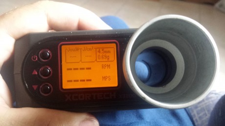 Pues vendo crony se me callo al suelo y enciende pero aveces marca y otras no y la electrónica como que 00