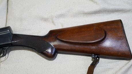 Vendo la mítica browning auto 5, tambien llamada "la cheposa".

Tengo entendido que fué el primer 10