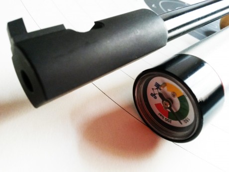 Con tan solo un año de antigüedad y en perfectísimo estado, se vende pistola aire MATCH GUNS, para la 22