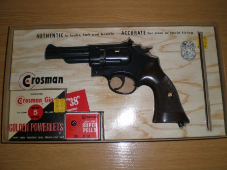 Buenas tardes.

Vendo, revolver crosman mod 38C, de co2. Metálica, juntas toricas cambiadas por unas nuevas, 01