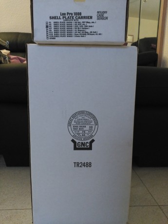Vendo prensa Lee Pro 1000 con menos de 2000 cartuchos recargados. Comprada en diciembre de 2015. Incluidos 00