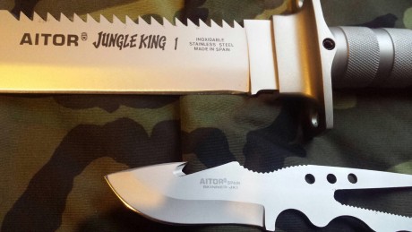 Buenas, pongo a la venta este impresionante y mítico cuchillo Aitor Jungle King I de los años 80, con 02