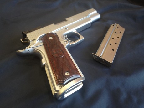 Vendo esta S.T.I. modelo Range Master de 5 pulgadas, SEMINUEVA, calibre 9 pb acabada en cromo mate.
Su 11