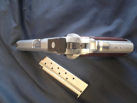 Vendo esta S.T.I. modelo Range Master de 5 pulgadas, SEMINUEVA, calibre 9 pb acabada en cromo mate.
Su 21