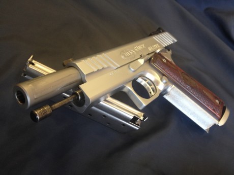 Vendo esta S.T.I. modelo Range Master de 5 pulgadas, SEMINUEVA, calibre 9 pb acabada en cromo mate.
Su 32