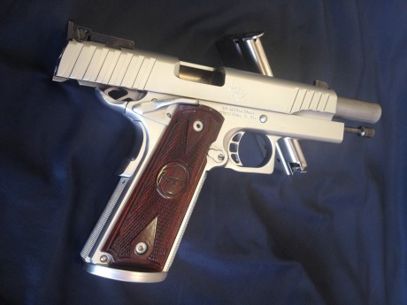 Vendo esta S.T.I. modelo Range Master de 5 pulgadas, SEMINUEVA, calibre 9 pb acabada en cromo mate.
Su 31