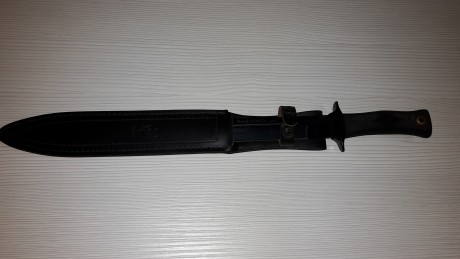 Se vende, Nuevo sin usar, 26 cm, mango de goma, y hoja negra. Ofertón solo 25 euros. Regalo otro para 01