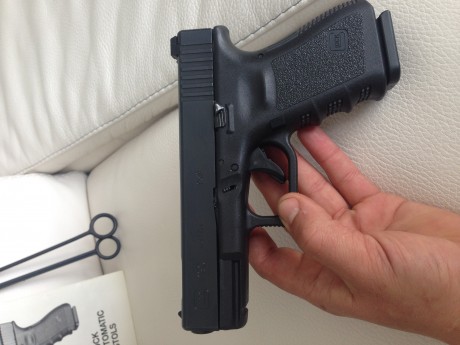 las siguientes armas para hacer hueco y darme otro capricho.
 glock 19c reservada 
GLOCK 19 C 375 euros 31