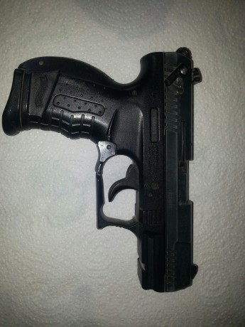un compañero que se jubila  vende su walther p22 con sus 2 cargadores la cual la compro nueva...tiene 01