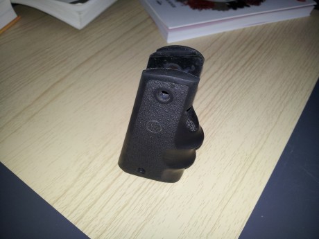 Vendo cachas HOGHE para pistola 1911, estaban instalada en una 45acp desconozco si se pueden instalar 01