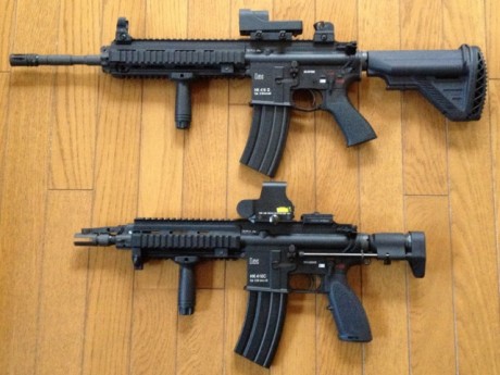 No tienen mal gusto sus escoltas...
Fuente:
https://www.thefirearmblog.com/blog/2016/03/22/the-sultan-and-the-cz-evo/

Un 10