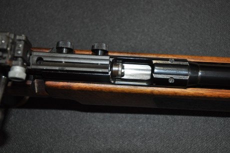 Vendo esta carabina, no tiene mucho uso ya que al compañero del club que se la compre no la uso apenas. 02