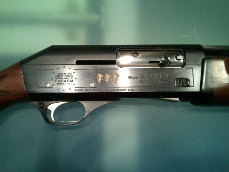 Buenas tardes a todos.

Vendo estupenda escopeta semiautomática Fabarm euro-3, cal. 12. muy buen estado 10