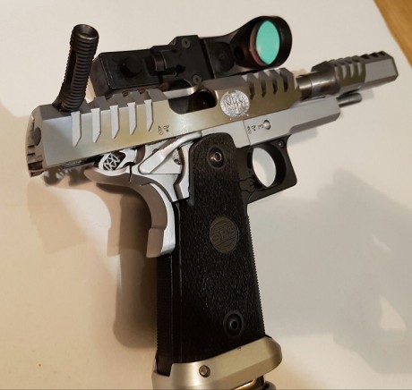SPS Open Modelo VISTA STAR calibre 9x19 con tres cargadores uno de ellos largo................................................................................................................................................................................................................................................................................................. 02