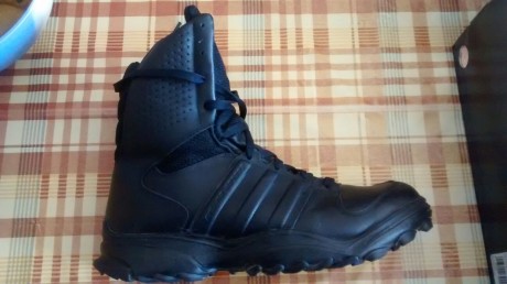 Vendo botas asidas gsg 9-2, botas puestas un día para probar en dependencias, conservan incluso las etiquetas, 02