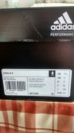 Vendo botas asidas gsg 9-2, botas puestas un día para probar en dependencias, conservan incluso las etiquetas, 00