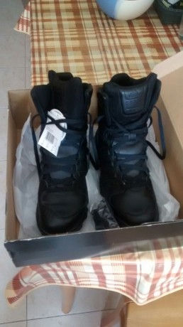 Vendo botas asidas gsg 9-2, botas puestas un día para probar en dependencias, conservan incluso las etiquetas, 10