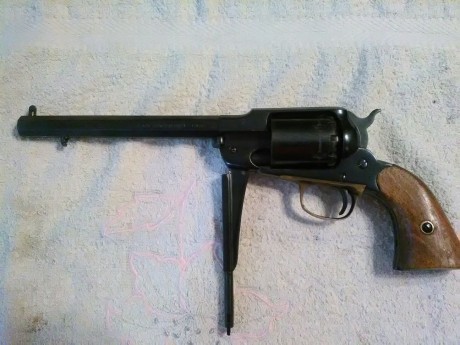 Un gran tirador y amigo, vende este revolver fabricado por Santa Barbara, calibre .44.
Precio  250€  + 01