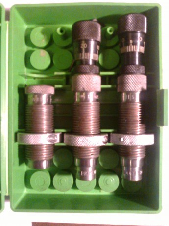 Se vende conjunto de 3 dies Redding para el calibre 6 mm BR ,
Consta de:
1 asentador  Micrométrico  de 00
