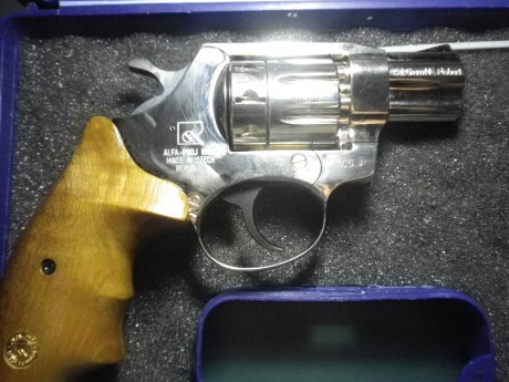 OS presento a mi Alfa 620 flobert.
Despues de un CZ 75 esta es mi segunda adquisicion. 00