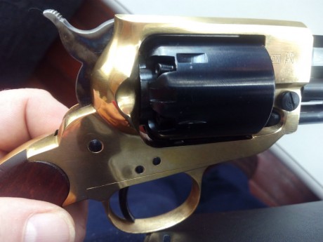 Vendo revolver Spiller & Burr de la firma Pietta , nuevo comprado este mes , se envía con factura 51