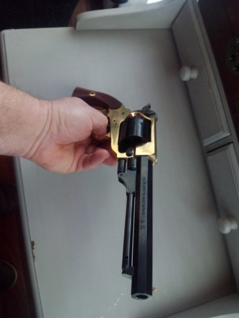 Vendo revolver Spiller & Burr de la firma Pietta , nuevo comprado este mes , se envía con factura 50