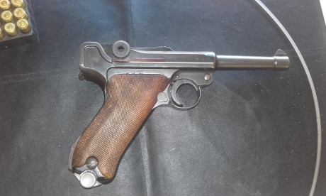 Hola vendo luger alemana del año  1937 
Todos los números coincidentes menos el cargador.El arma de puede 02