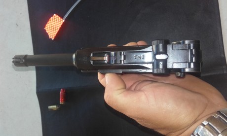 Hola vendo luger alemana del año  1937 
Todos los números coincidentes menos el cargador.El arma de puede 00